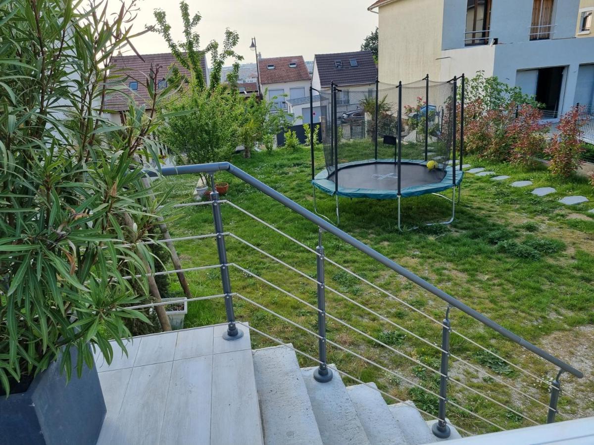 Ravissant Studio Avec Parking Prive Et Jardin Apartment Rueil-Malmaison Exterior photo