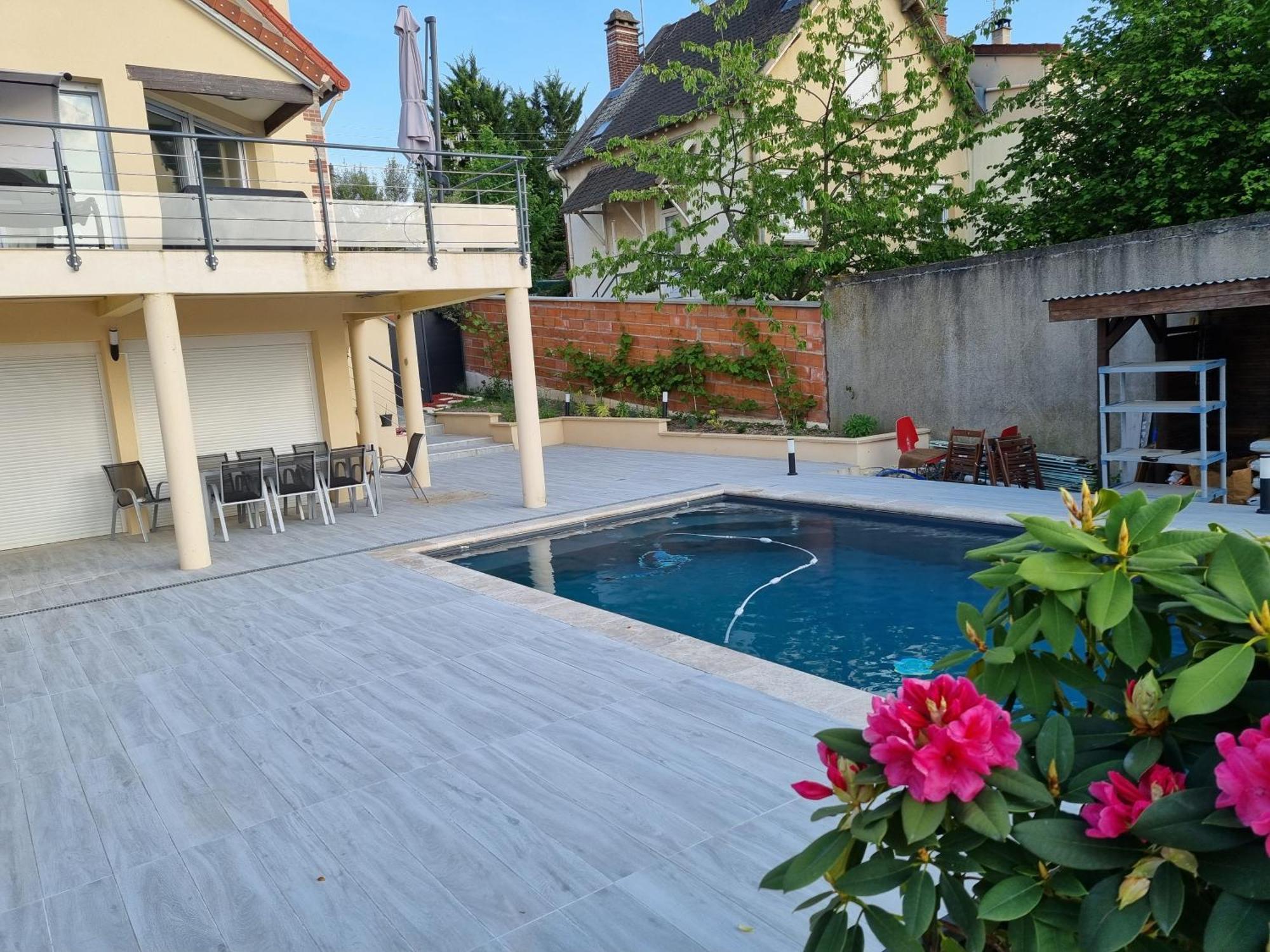 Ravissant Studio Avec Parking Prive Et Jardin Apartment Rueil-Malmaison Exterior photo